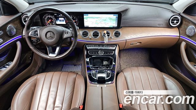Mercedes-Benz E-Class 2017 — photo 7