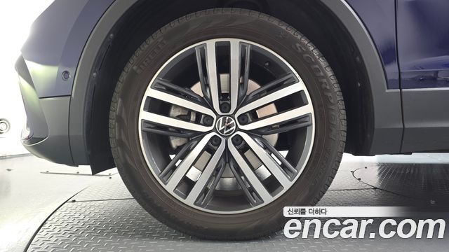 Volkswagen Tiguan 2023 — photo 5