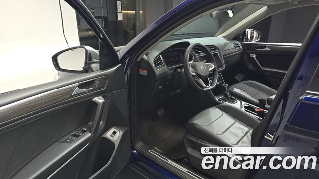 Volkswagen Tiguan 2023 — photo 13
