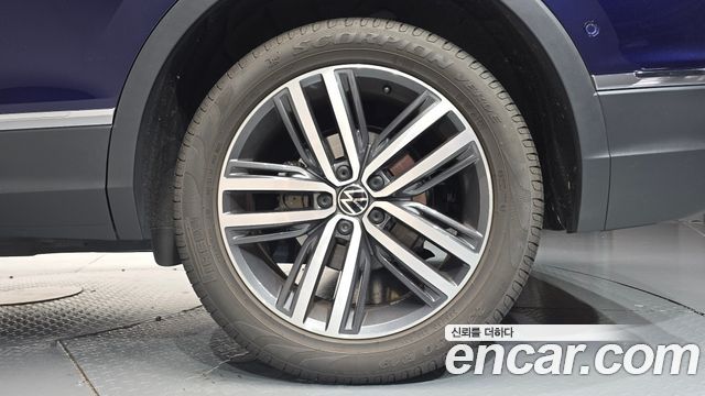 Volkswagen Tiguan 2023 — photo 7