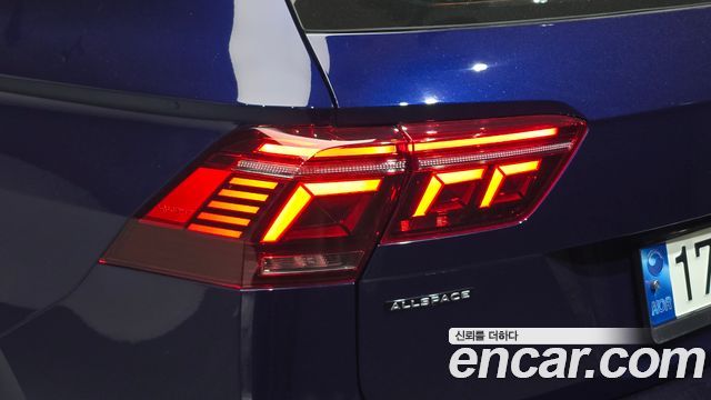 Volkswagen Tiguan 2023 — photo 9