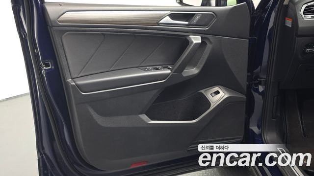 Volkswagen Tiguan 2023 — photo 14