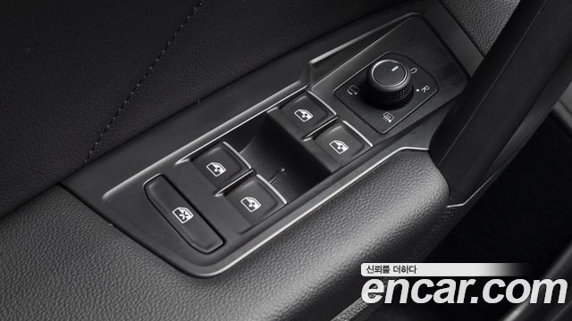 Volkswagen Tiguan 2023 — photo 29