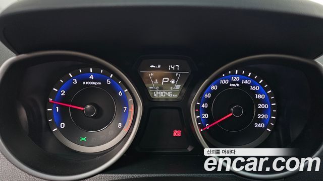 Hyundai AVANTE 2016 — photo 11