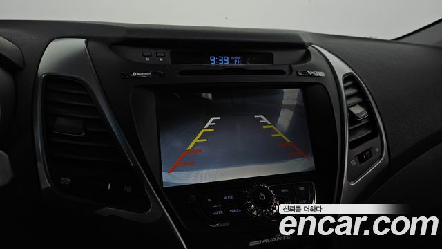 Hyundai AVANTE 2016 — photo 21