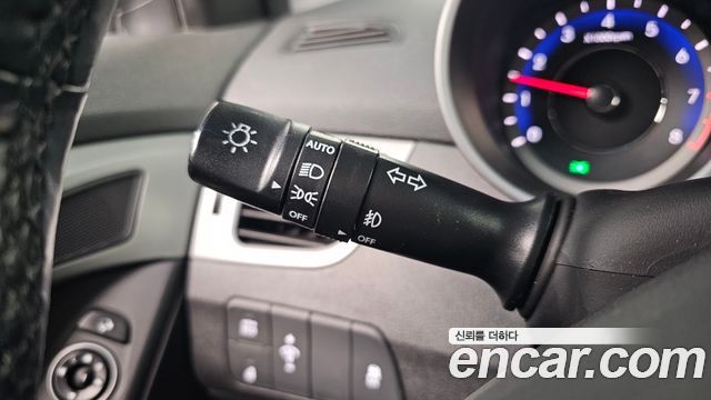 Hyundai AVANTE 2016 — photo 25