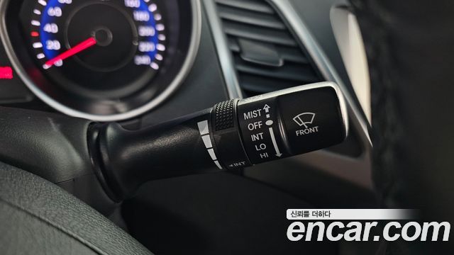 Hyundai AVANTE 2016 — photo 26