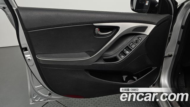 Hyundai AVANTE 2016 — photo 14