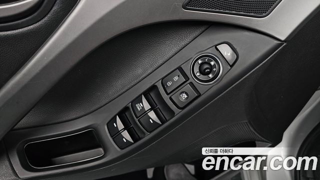Hyundai AVANTE 2016 — photo 28