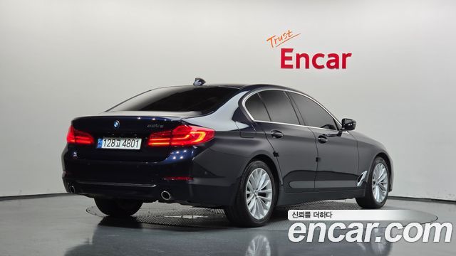 BMW 5-Series 2020 — photo 2