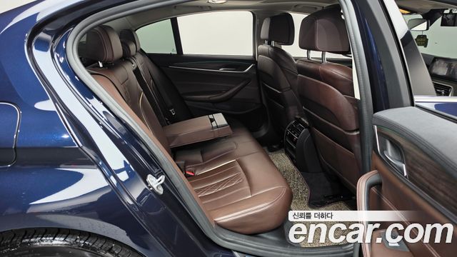 BMW 5-Series 2020 — photo 12
