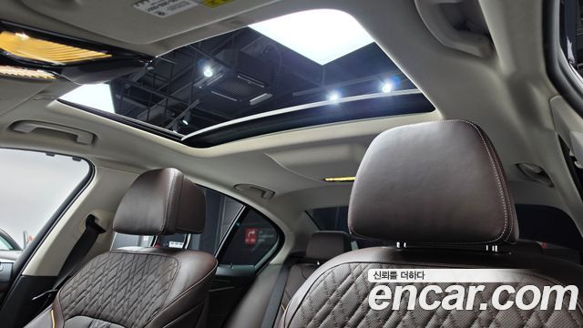 BMW 5-Series 2020 — photo 19