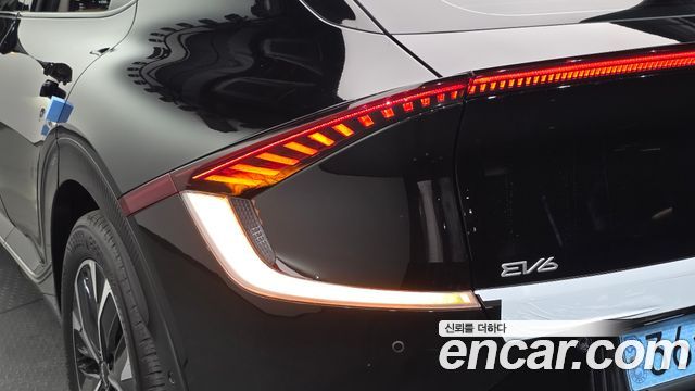 Kia EV6 2023 — photo 9