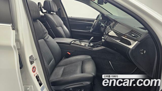 BMW 5-Series 2015 — photo 11
