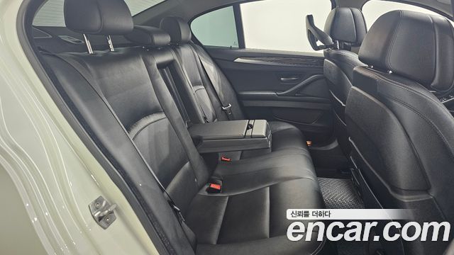BMW 5-Series 2015 — photo 12