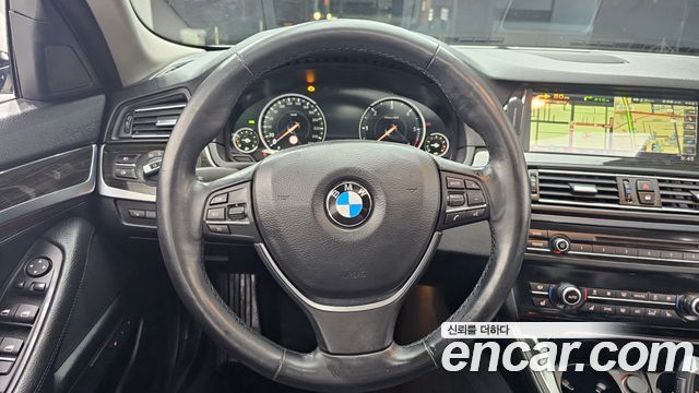 BMW 5-Series 2015 — photo 13