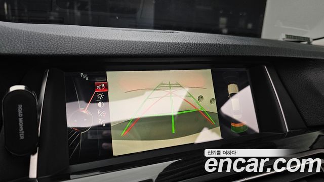 BMW 5-Series 2015 — photo 15