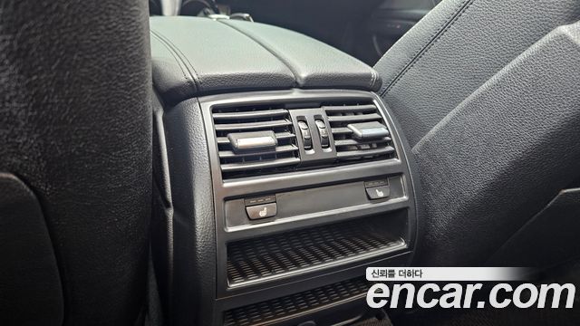 BMW 5-Series 2015 — photo 17