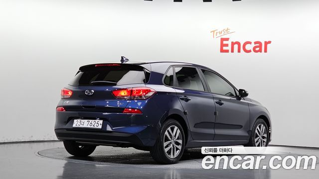 Hyundai i30 2018 — photo 2