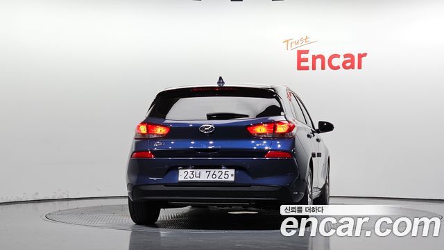 Hyundai i30 2018 — photo 4
