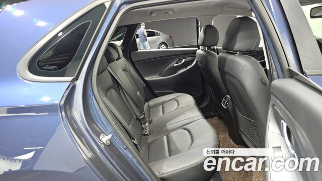 Hyundai i30 2018 — photo 17