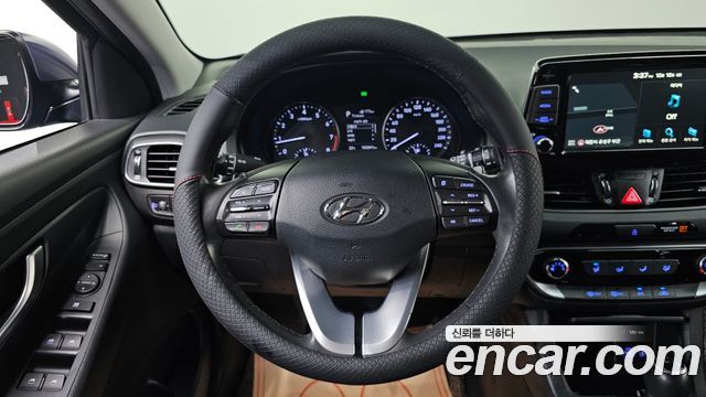 Hyundai i30 2018 — photo 20