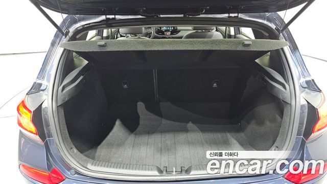 Hyundai i30 2018 — photo 23