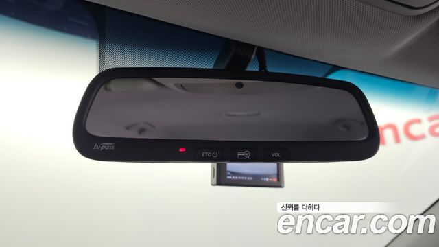 Hyundai i30 2018 — photo 25