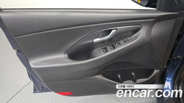 Hyundai i30 2018 — photo 14