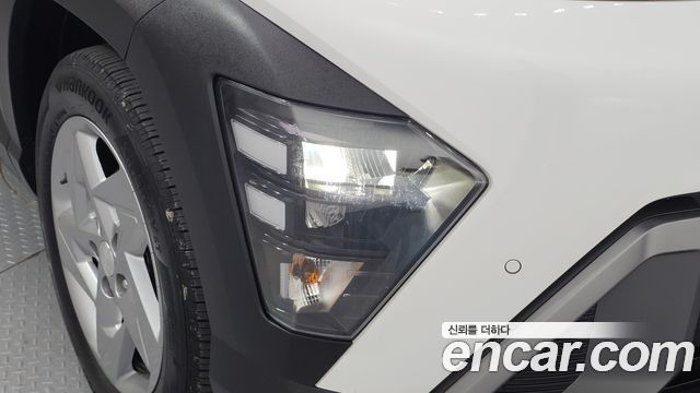 Hyundai Kona 2023 — photo 8