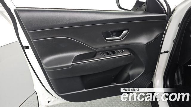 Hyundai Kona 2023 — photo 14