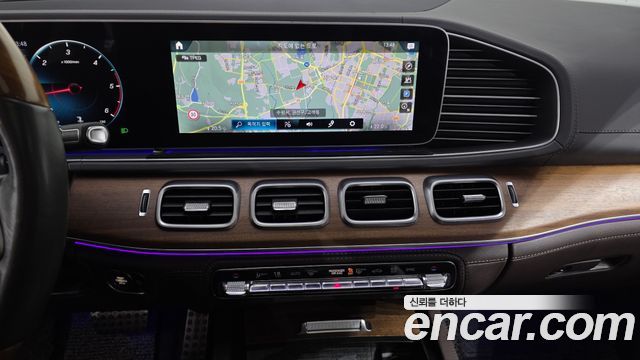 Mercedes-Benz GLS-Class 2020 — photo 21
