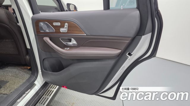 Mercedes-Benz GLS-Class 2020 — photo 15