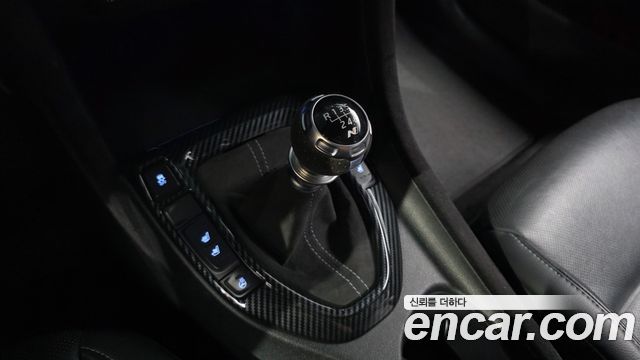 Hyundai Veloster 2020 — photo 12