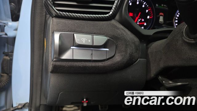 Hyundai Veloster 2020 — photo 25