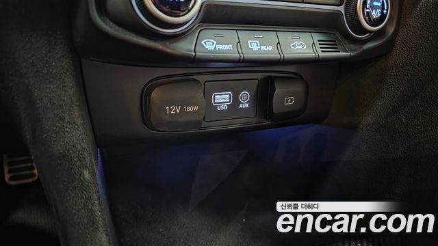 Hyundai Veloster 2020 — photo 31