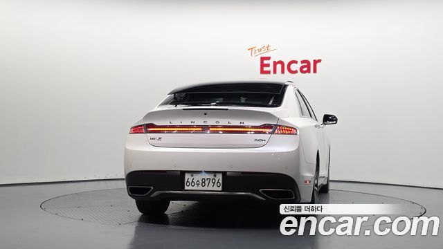 Lincoln MKZ 2018 — photo 4