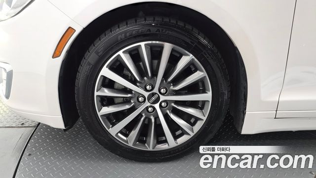 Lincoln MKZ 2018 — photo 5
