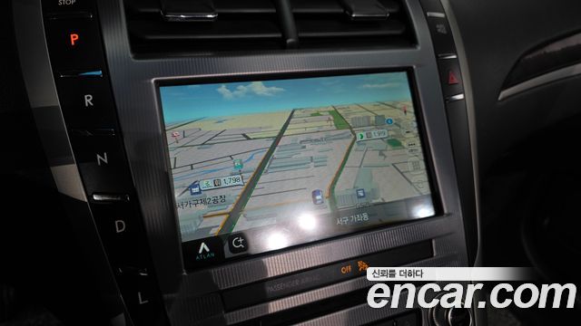 Lincoln MKZ 2018 — photo 20