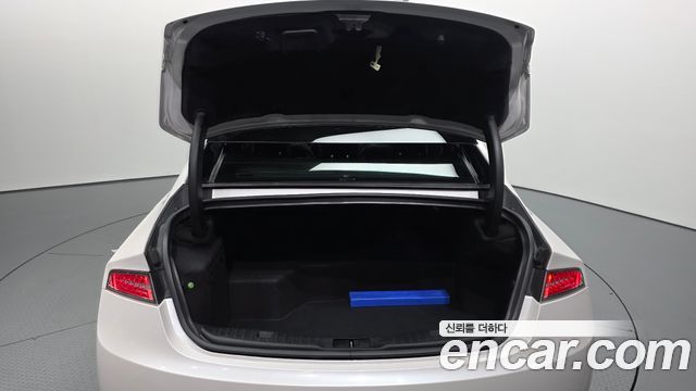 Lincoln MKZ 2018 — photo 26