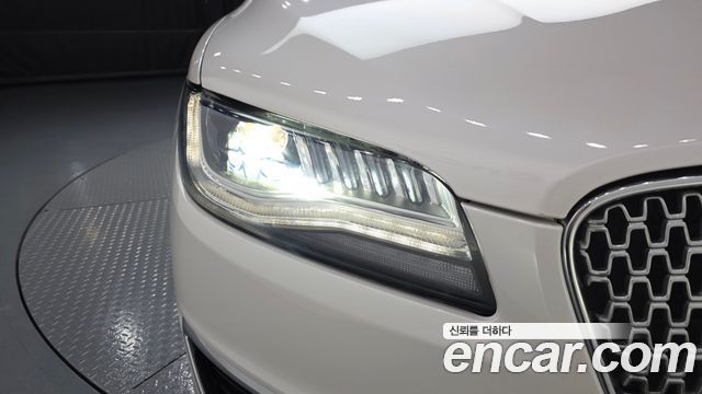 Lincoln MKZ 2018 — photo 8