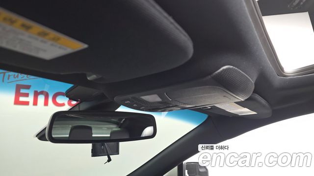 Lincoln MKZ 2018 — photo 27