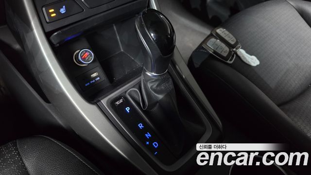 Hyundai AVANTE 2015 — photo 9