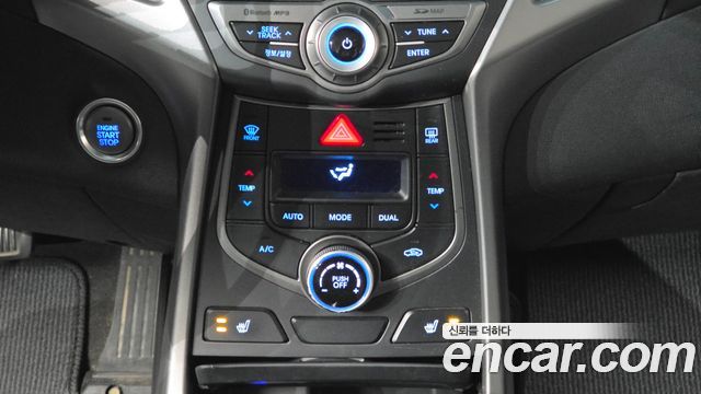 Hyundai AVANTE 2015 — photo 17