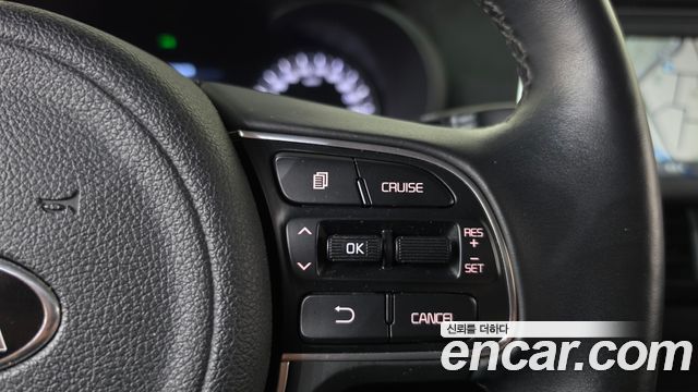 Kia K5 2018 — photo 22