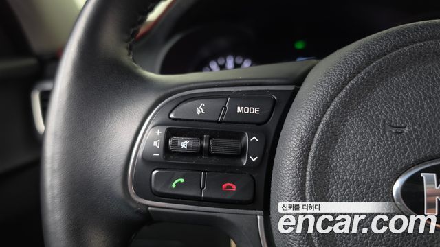 Kia K5 2018 — photo 23