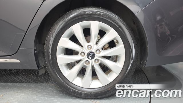 Kia K5 2018 — photo 7