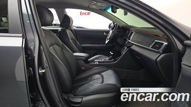 Kia K5 2018 — photo 16