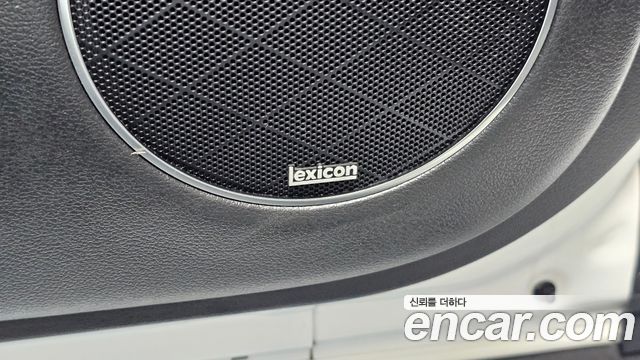 Genesis GV80 2023 — photo 32