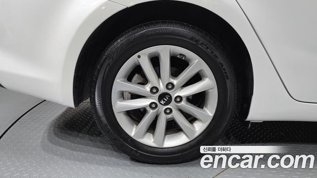 Kia K3 2017 — photo 5